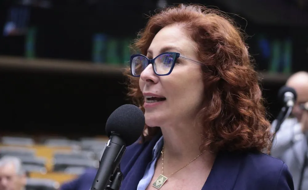A deputada Carla Zambelli estava foragida na Europa