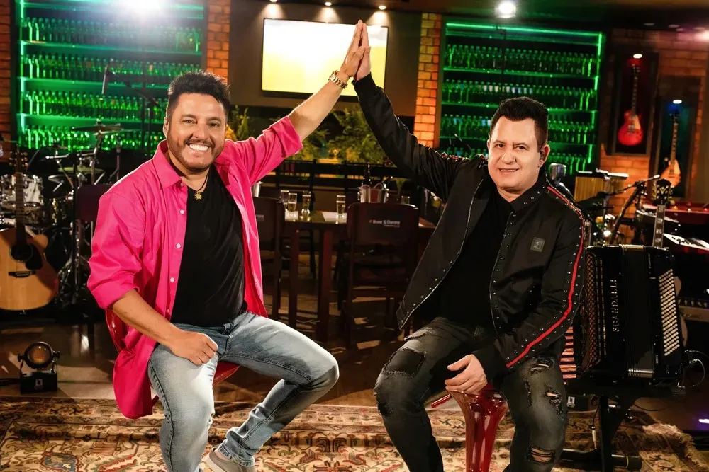 Dupla se apresenta no dia 30 de agosto