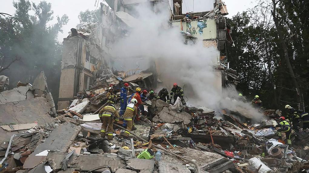 Prédio atingido em bombardeio