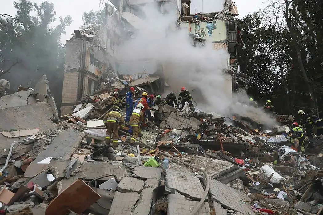 Prédio atingido em bombardeio