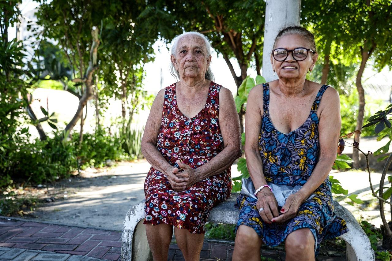 Imagem das vizinhas Idelci e Fátima Mesquita
