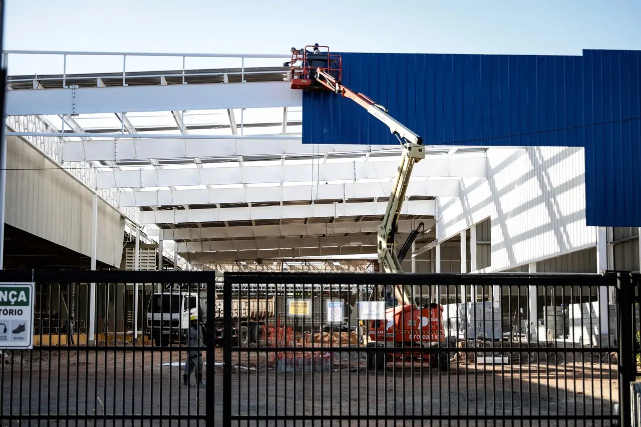 Vista da obra do Mix Mateus na Sargento Hermínio