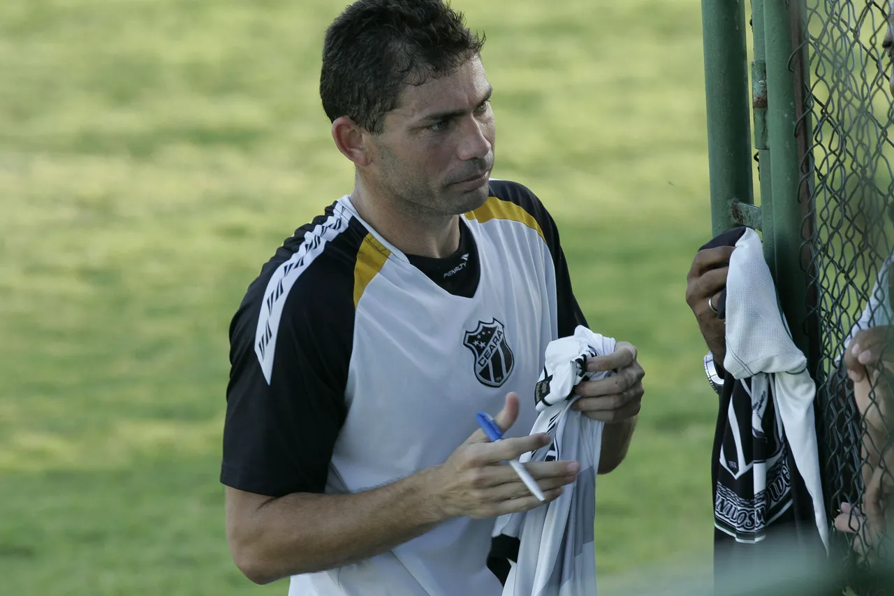 Torcedor do clube, Mota teve passagens marcantes pelo Ceará