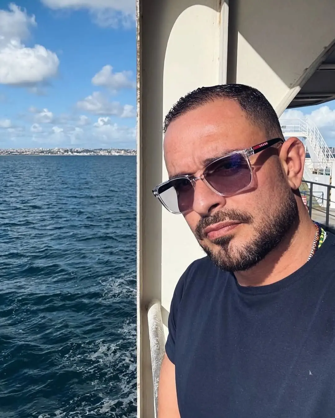 O novo visual de Diogo Nogueira tem repercutido nas redes sociais