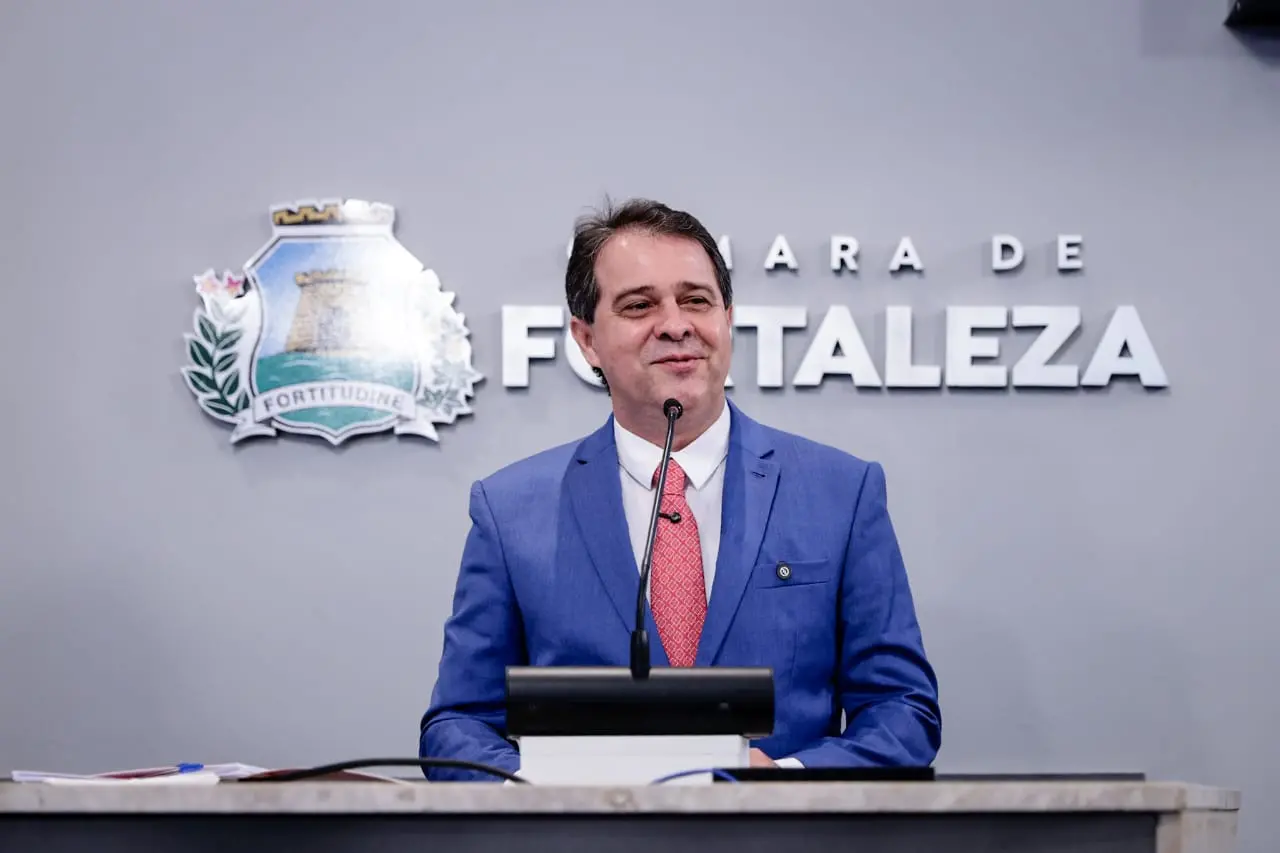 Evandro Leitão durante solenidade de reabertura dos trabalhos legislativos na Câmara Municipal de Fortaleza