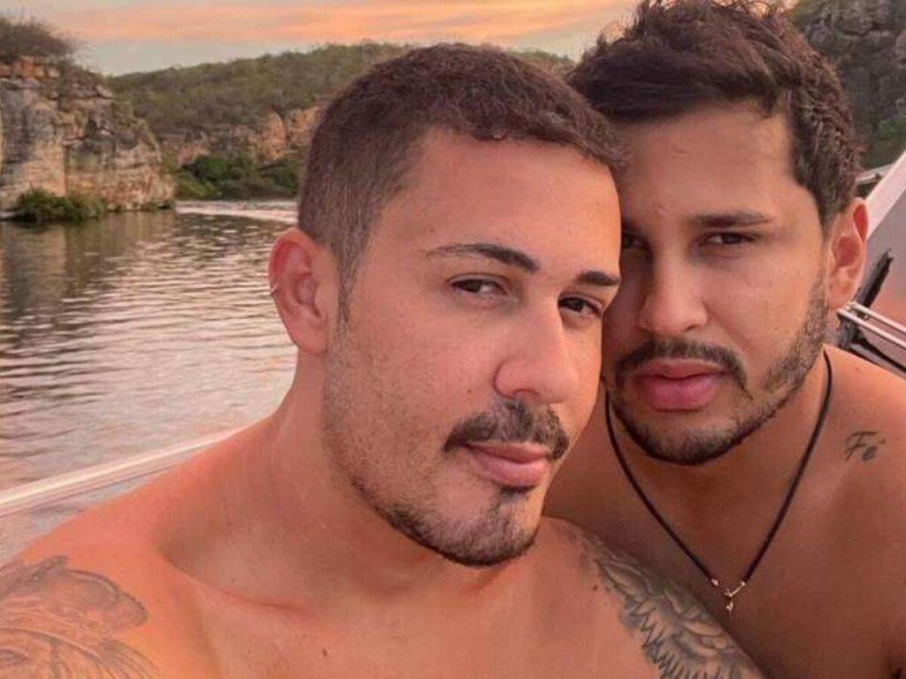 Carlinhos e Lucas anunciaram o fim da relação no fim do último mês de julho