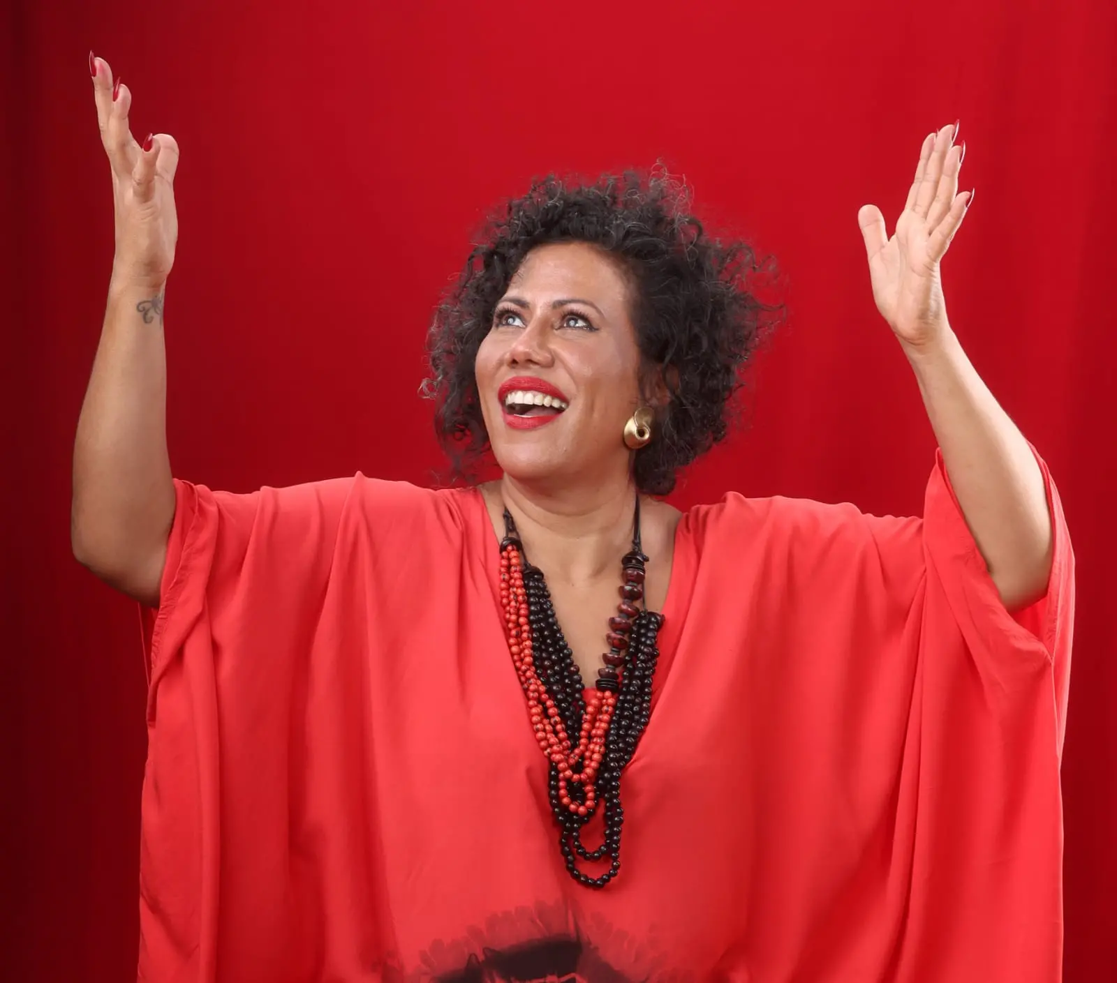 Cantora hondurenha radicada no Brasil fará tributo a Mercedes Sosa