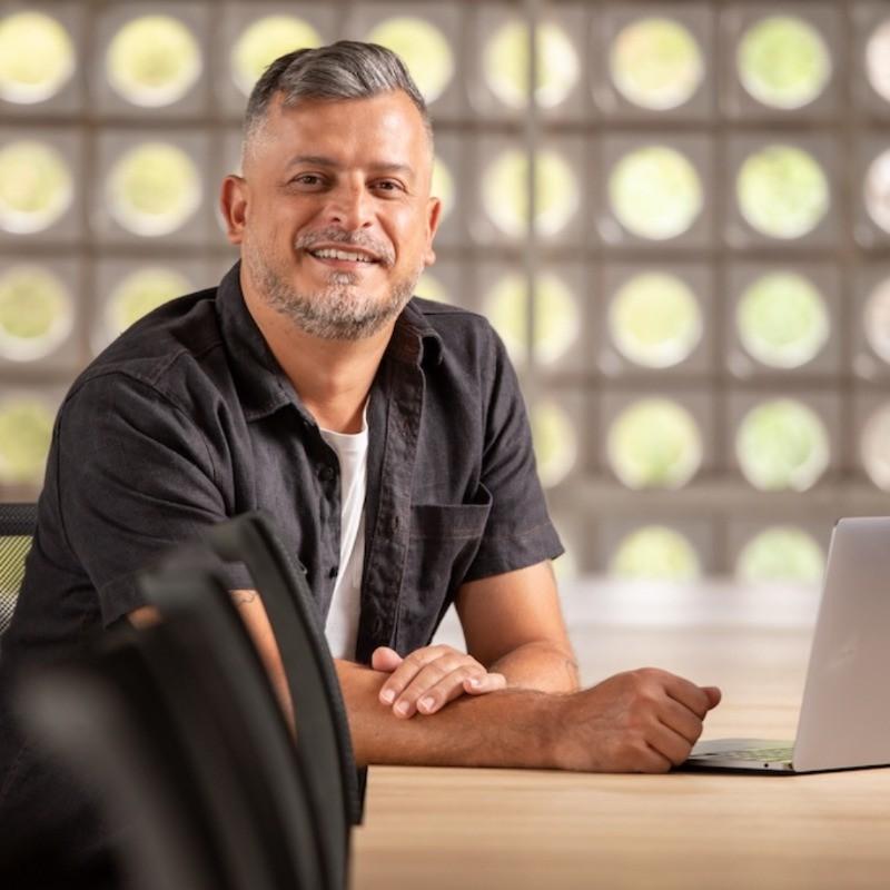 Everton Schultz é executivo