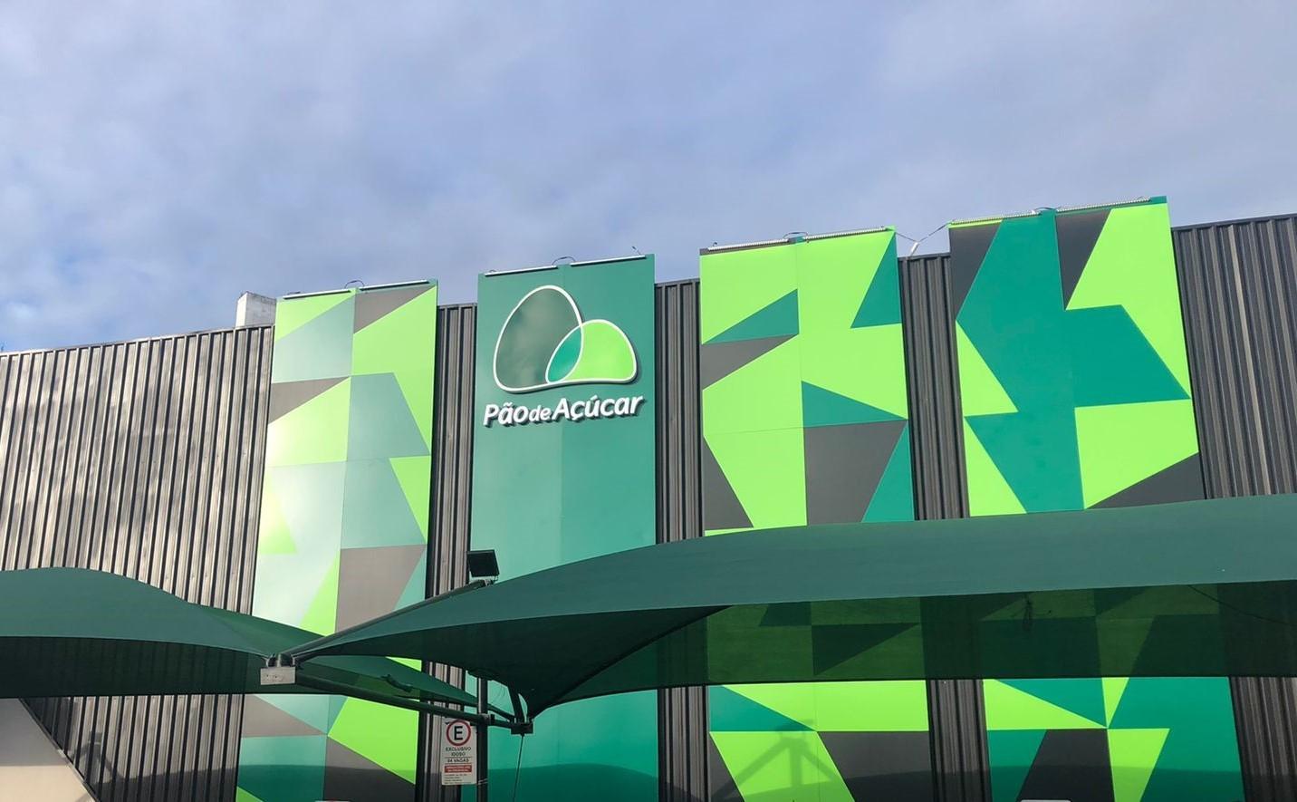 Foto que contém fachada do Grupo Pão de Açúcar em Fortaleza