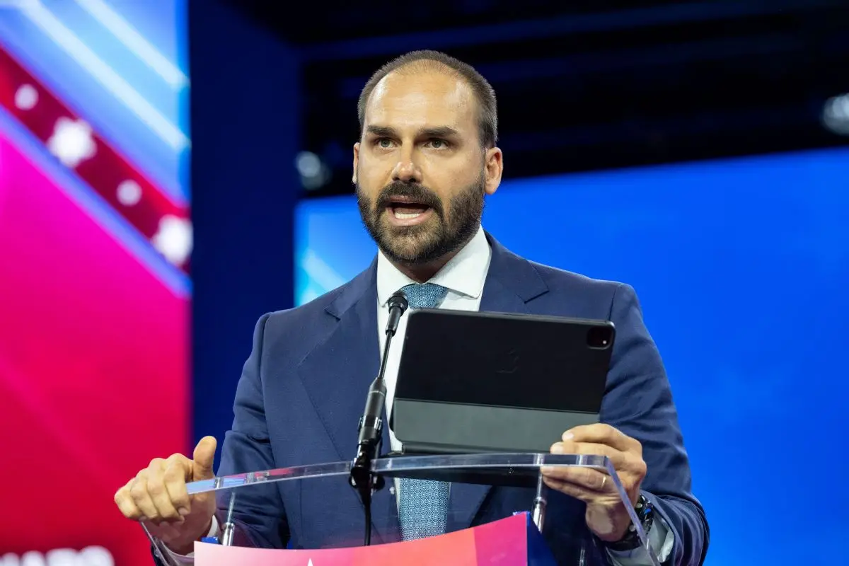 Foto de Eduardo Bolsonaro em evento