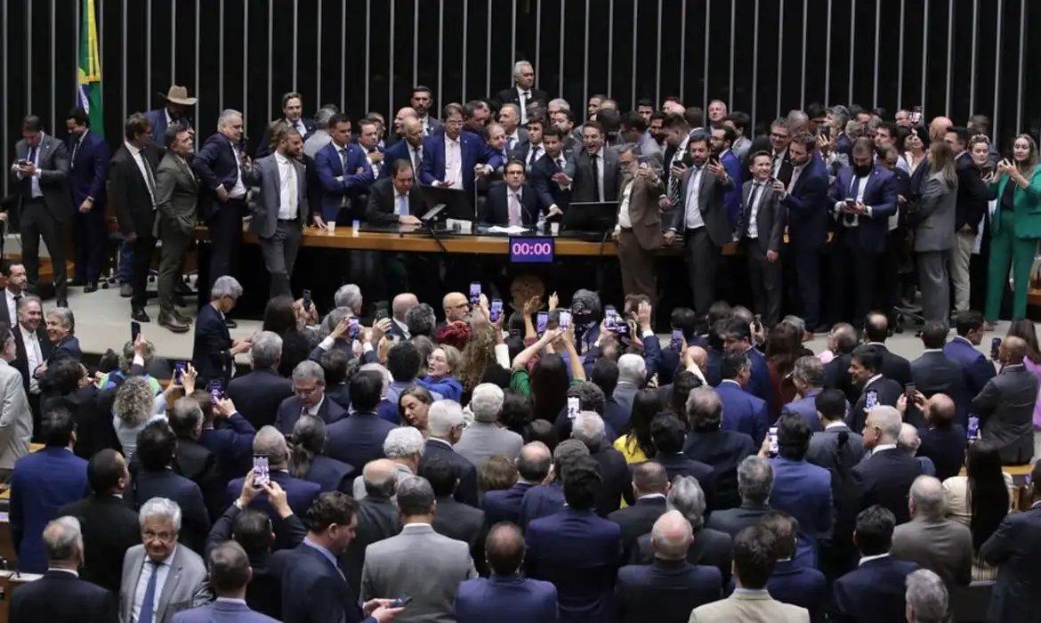Câmara dos deputados durante obstrução