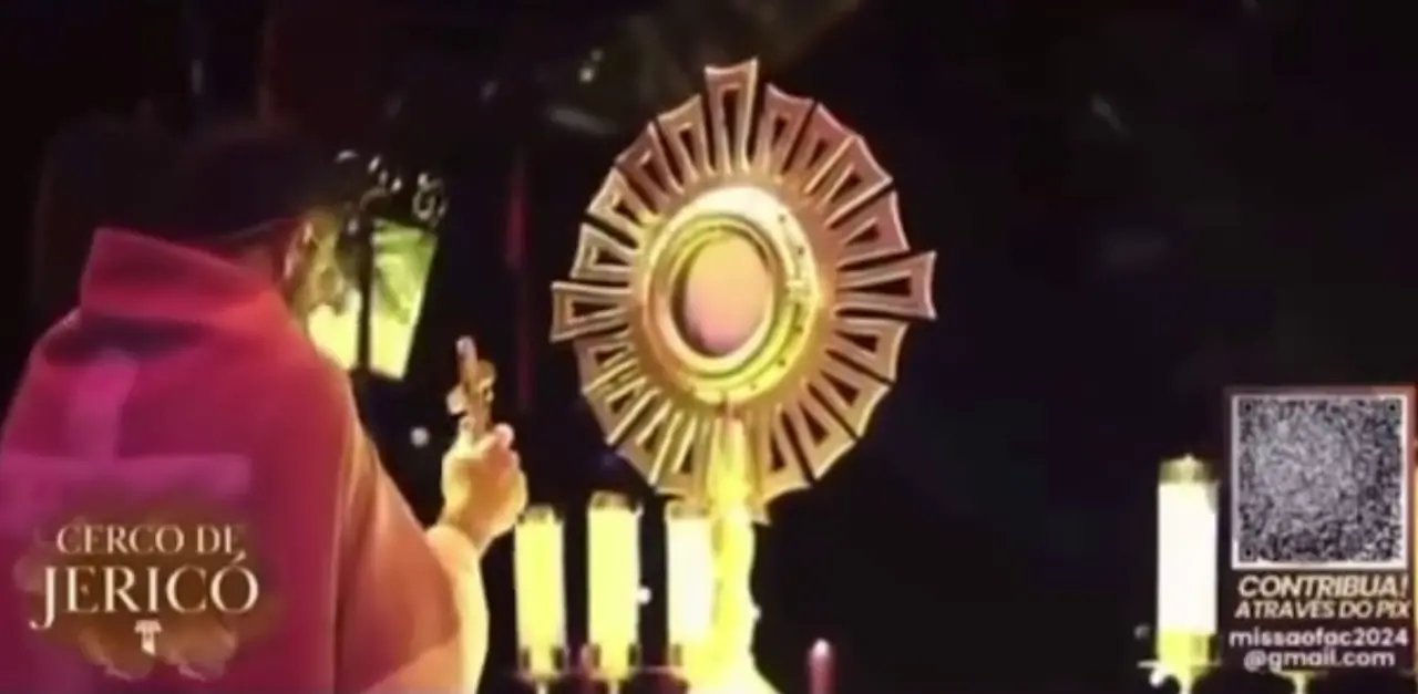 Captura de tela de transmissão de evento religioso onde foi lida oração que comparou homossexualismo e lesbianismo a doenças