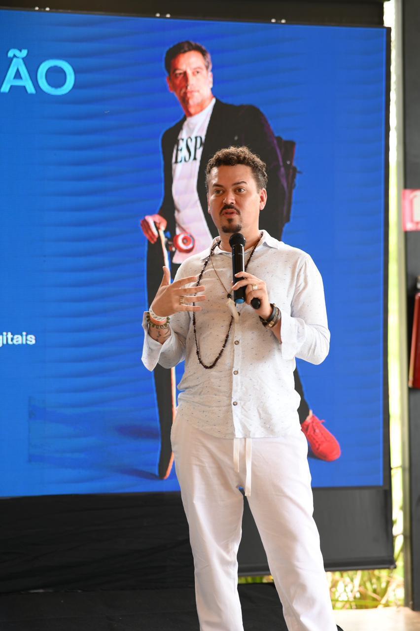 Coordenador Diego Oliveira