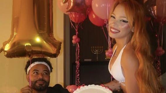 Kamylinha ao lado de Hytalo, que a considera sua filha