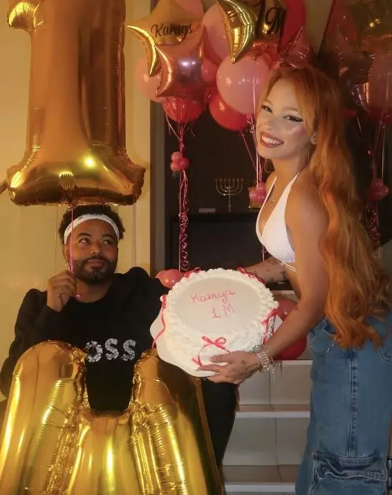 Kamylinha ao lado de Hytalo, que a considera sua filha