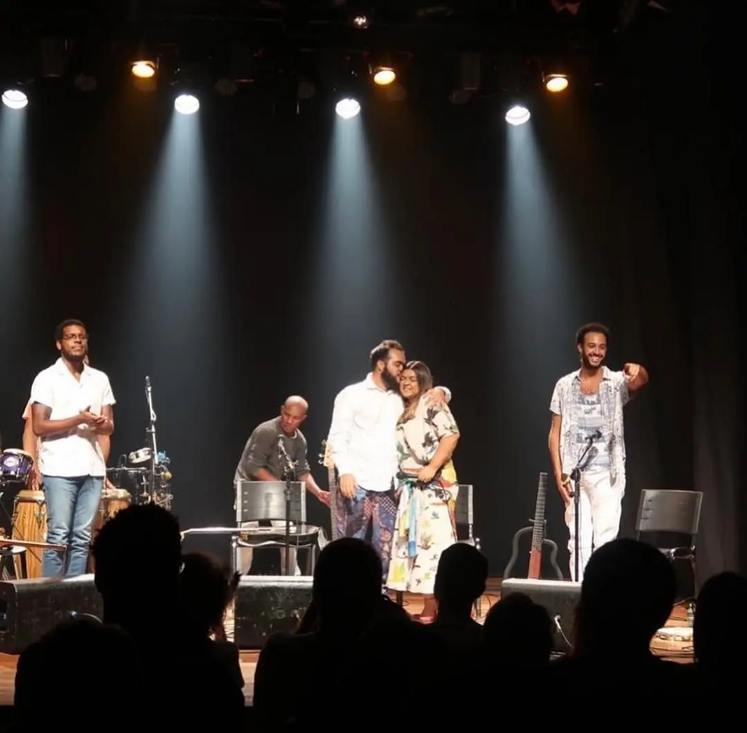 A banda Gilsons prestou homenagem à Preta Gil