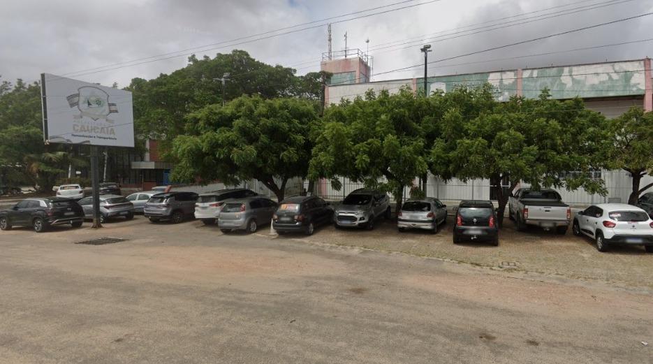 Foto da fachada da Prefeitura de Caucaia