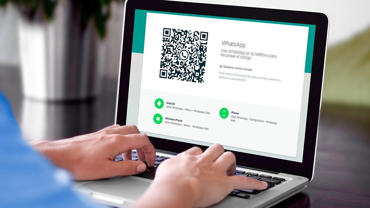 foto de pessoa acessando o Whatsapp Web.