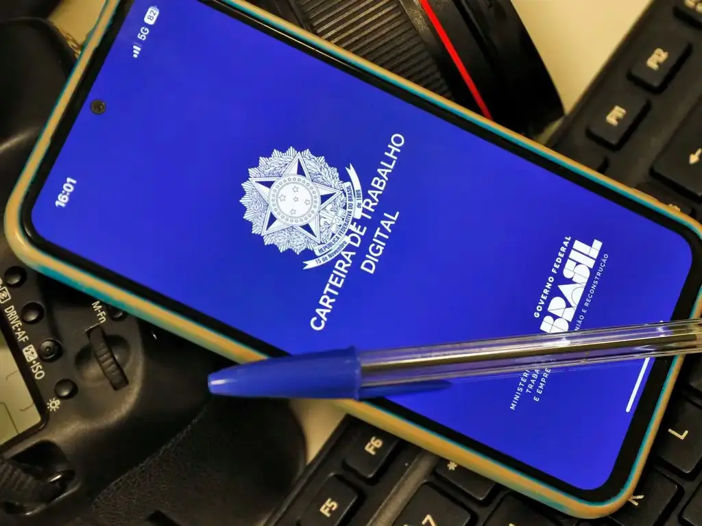 Foto de Carteira de Trabalho Digital