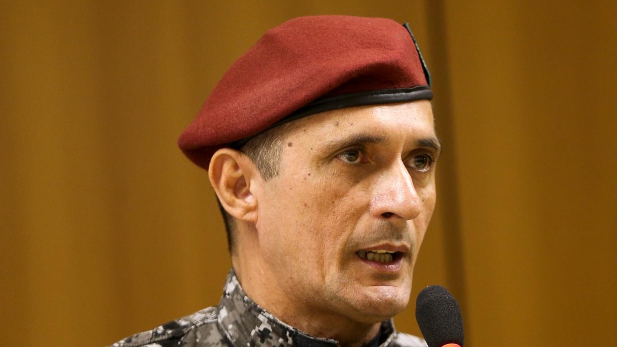 Coronel em entrevista