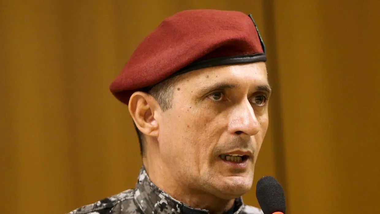 Coronel em entrevista