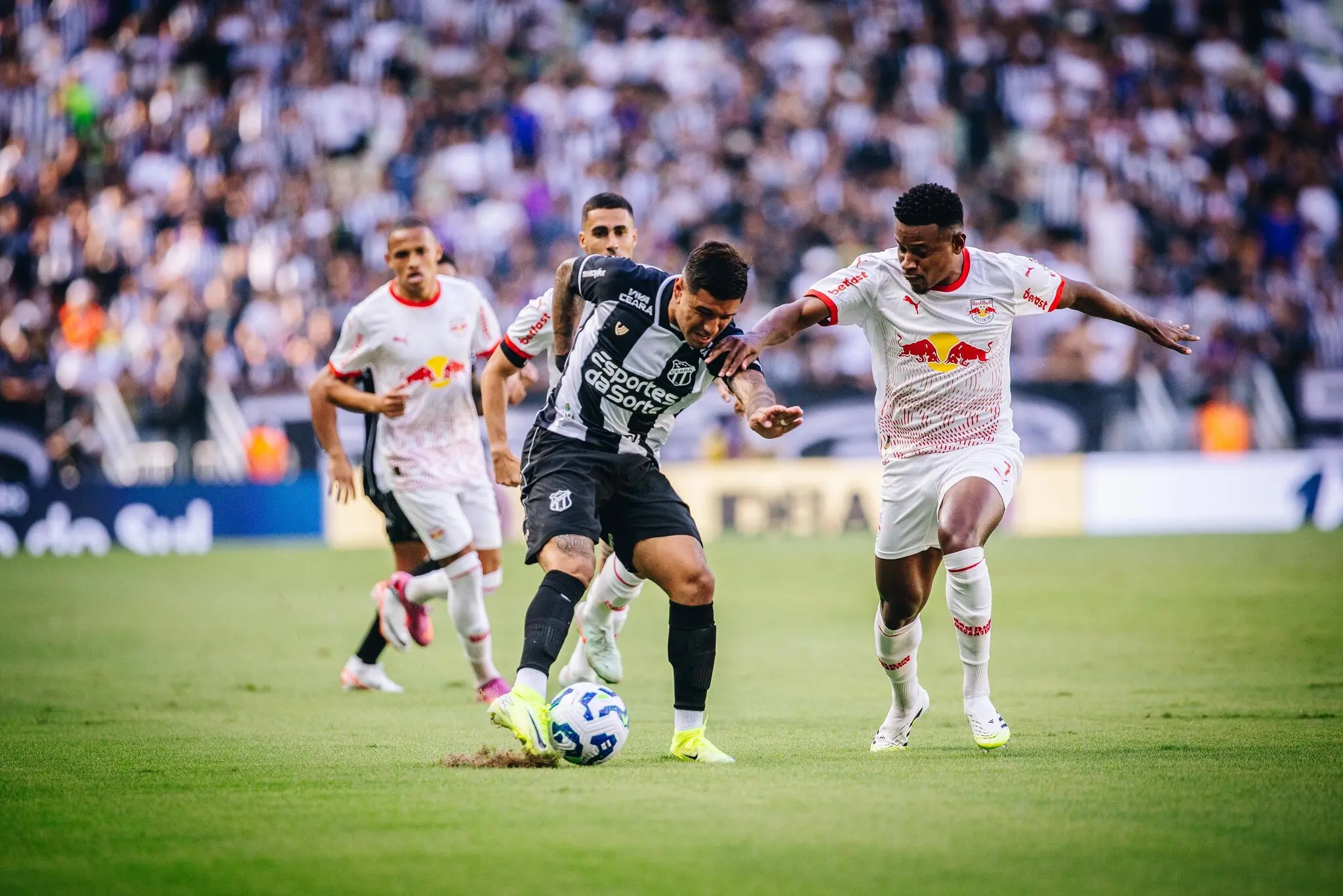 Foto de Galeano durante Ceará x RB Bragantino na Série A do Brasileirão