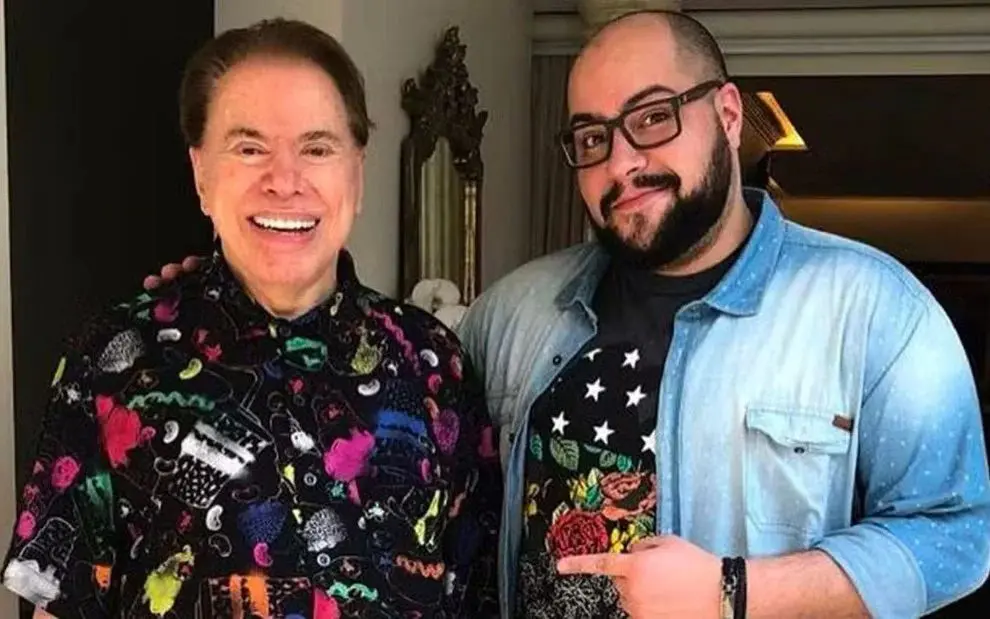 Imagem da notícia Tiago Abravanel explica como ele e a mãe enfrentam o luto um ano após a perda de Silvio Santos