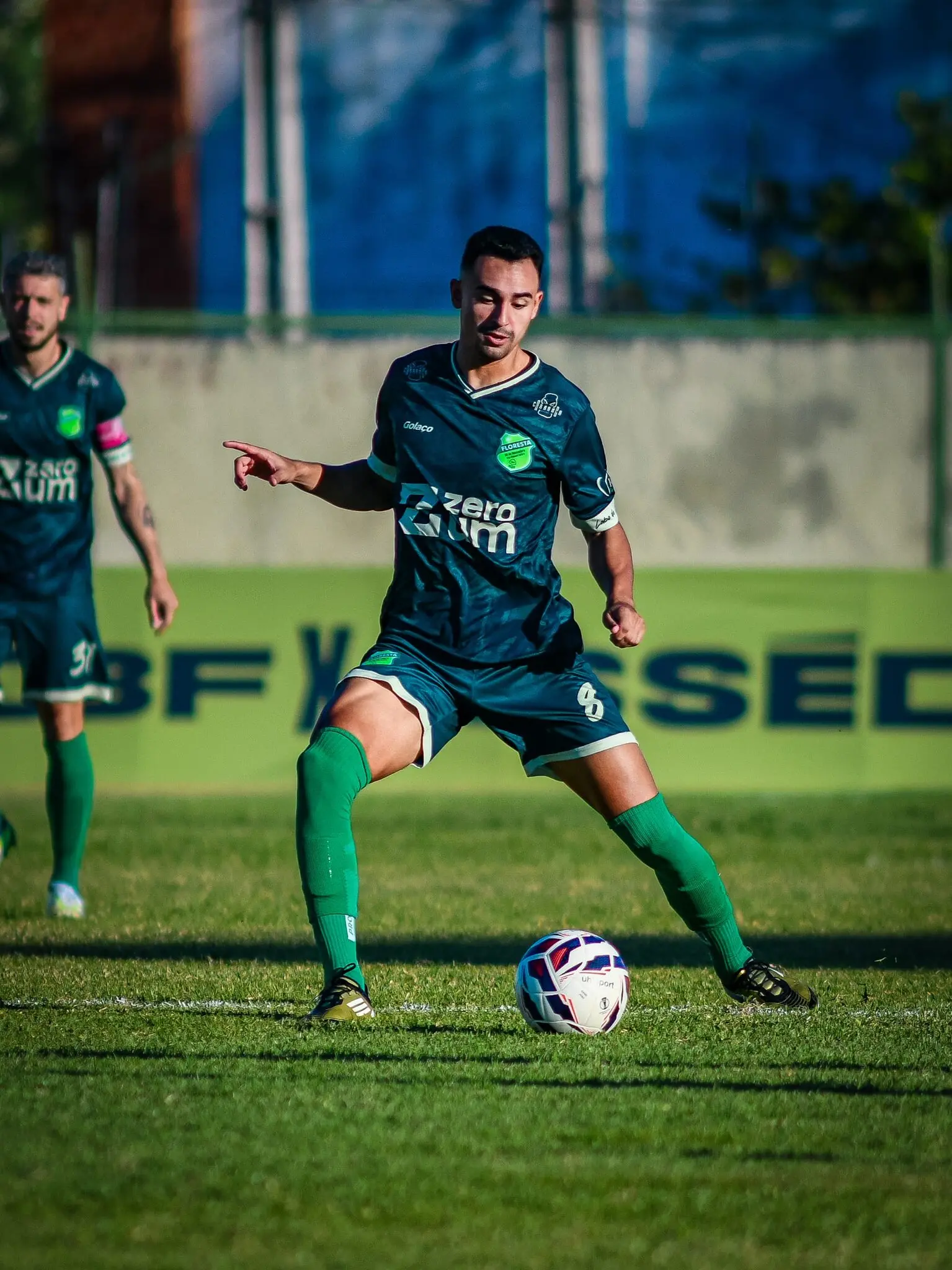 Foto de jogador do Floresta, que depende apenas de si para confirmar classificação histórica na Série C