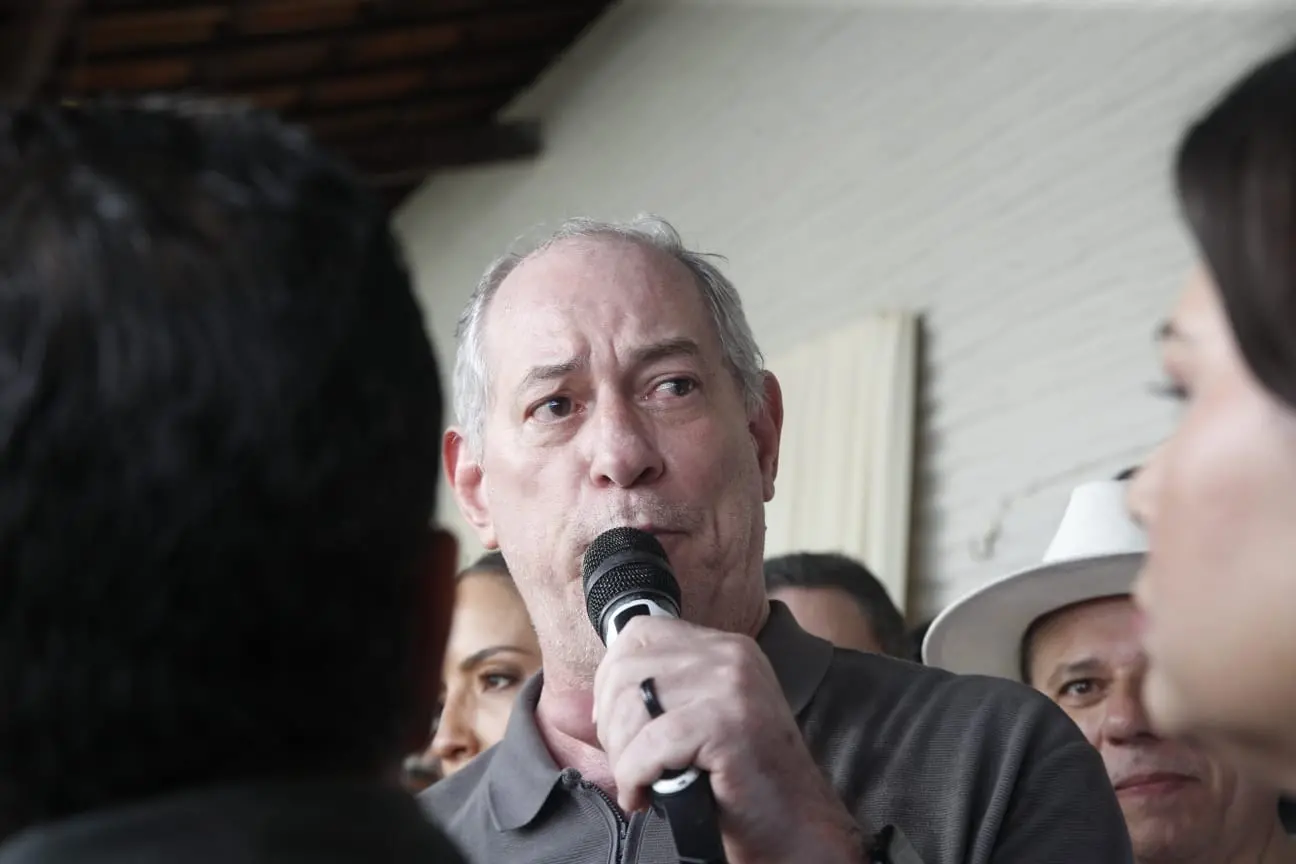 Ciro Gomes em aniversário do Roberto Cláudio