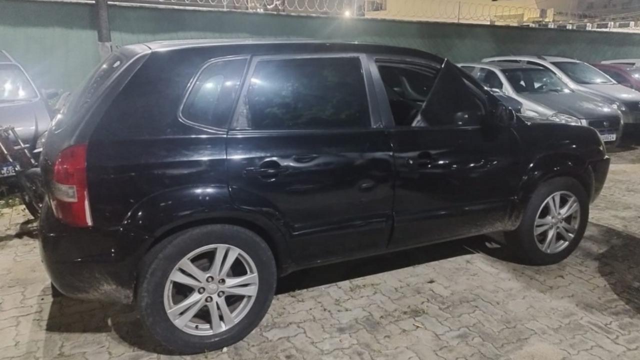 Carro blindado apreendido com João Victor Ribeiro da Silva, o ‘Vitin’, ‘Vitor Satanás’ ou ‘Vitor Malvado’, na Praia do Futuro