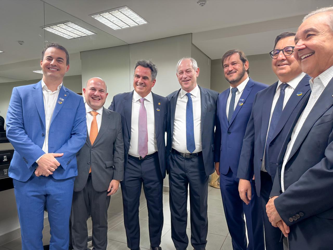 Deputados de oposição em reunião em Brasília