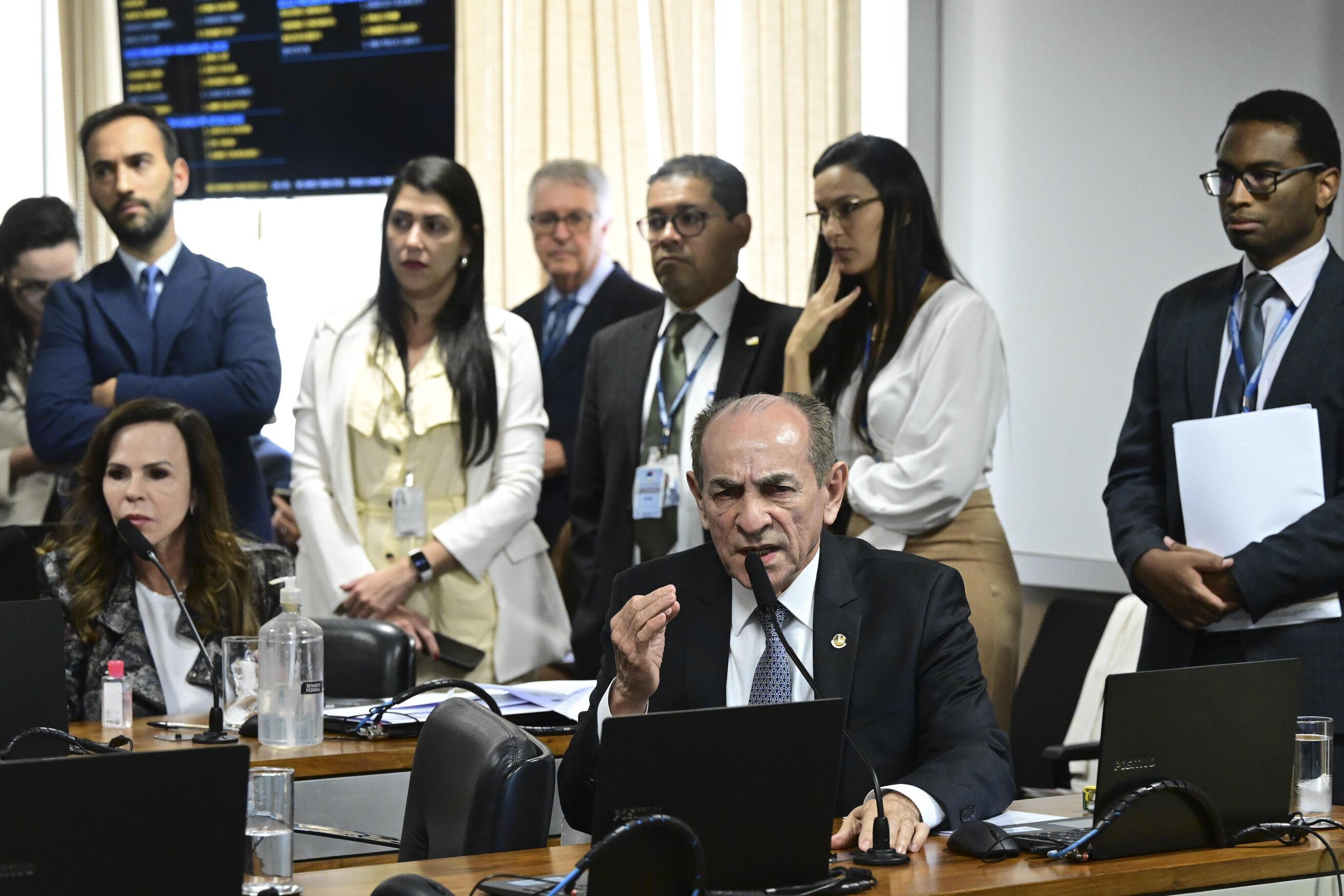 Foto da reunião da CCJ, onde foi votado o Novo Código Eleitoral, nesta quarta-feira (20)