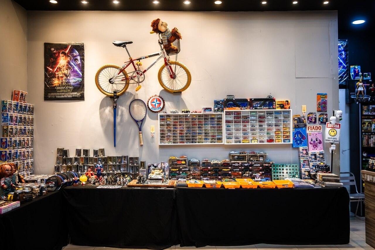Cantinho do Colecionador também comercializa outros brinquedos colecionáveis, além de moedas, discos e mais