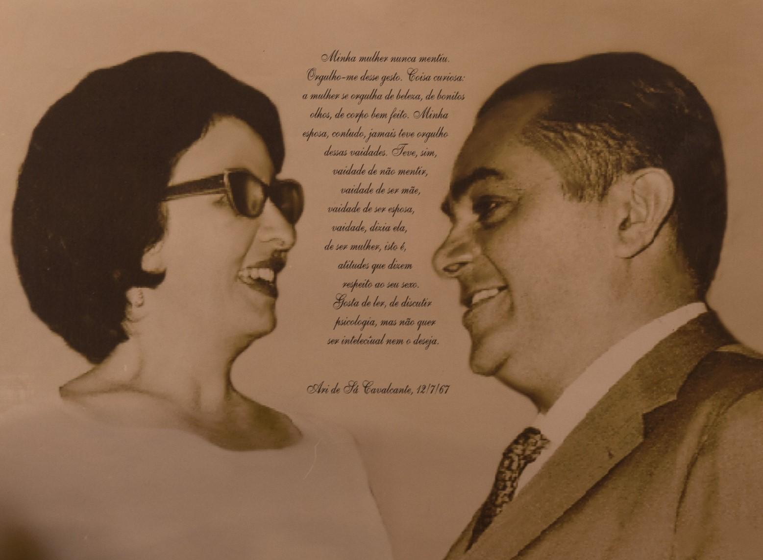 Reprodução de foto de Hildete e Ari de Sá Cavalcante junto a texto de Ari sobre a esposa