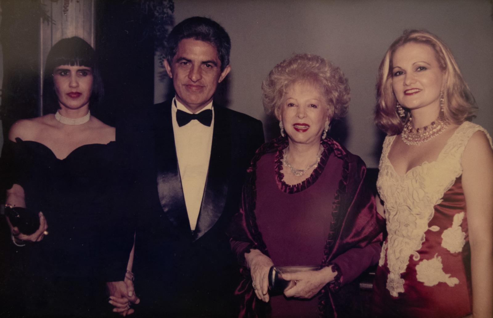 Guida (Margarida), Oto, Yolanda Queiroz e Lenise Queiroz em premiação do Sereia de Ouro