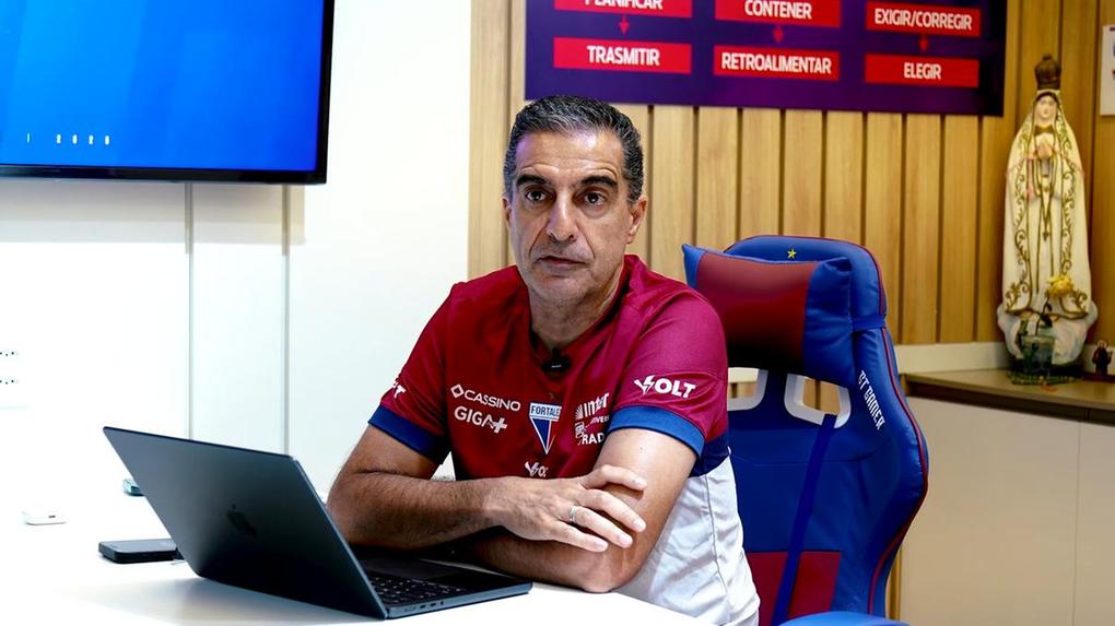 Renato Paiva afasta três jogadores do Fortaleza para 'emagrecer o elenco'
