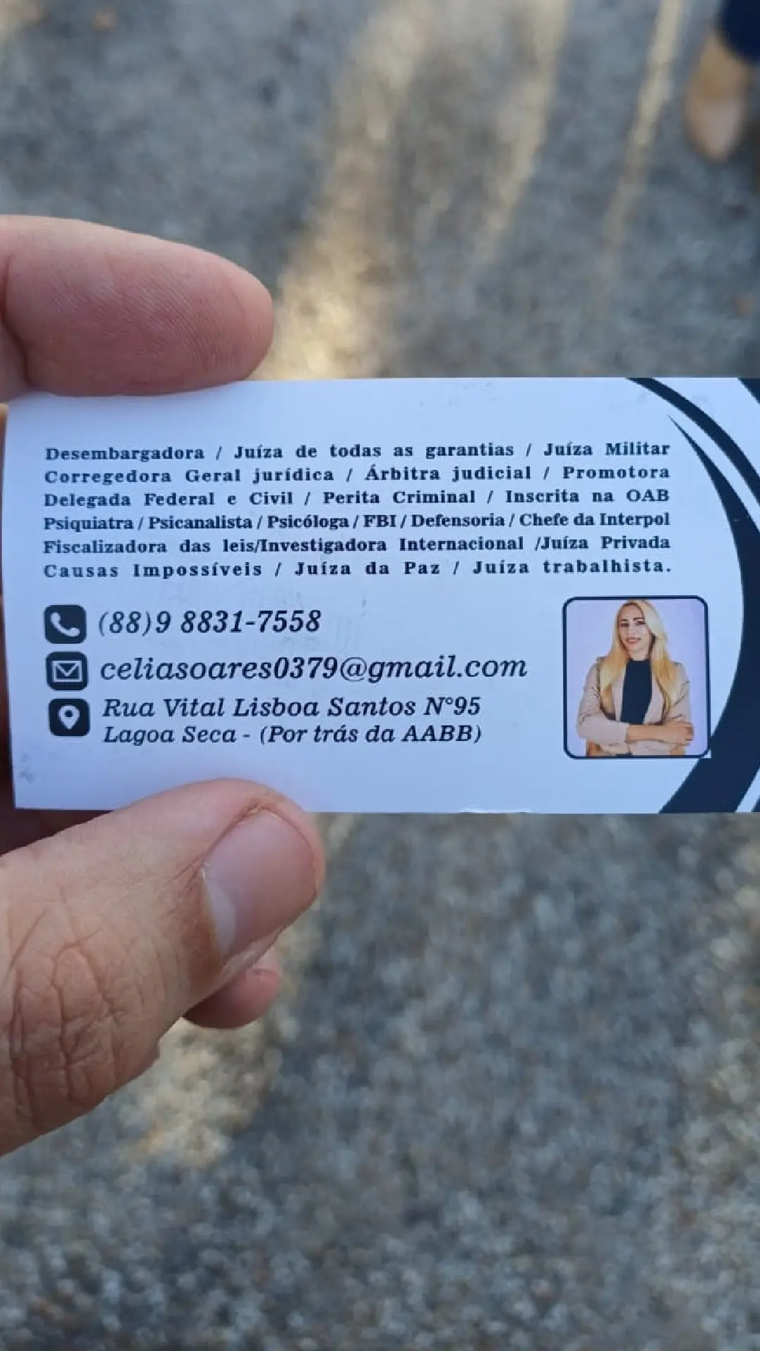 Imagem da notícia Conheça a falsa advogada cearense que virou piada nas redes sociais por currículo gigante