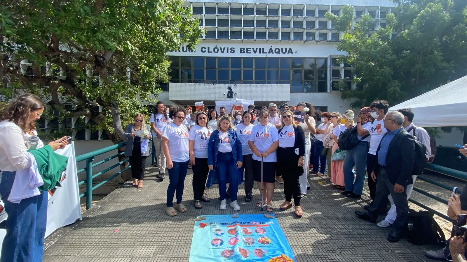 Familiares das vítimas da chacina do Curió