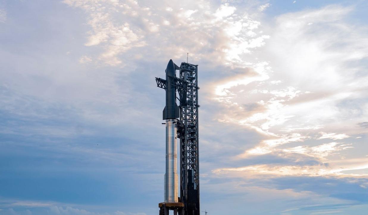 Foguete Starship prestes a decolar