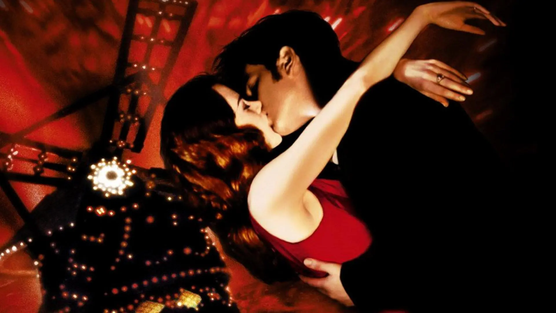 Imagem de divulgação do filme Moulin Rouge: Amor em Vermelho (2001), para matéria sobre os melhores musicais de todos os tempos para assistir pelo menos uma vez na vida.
