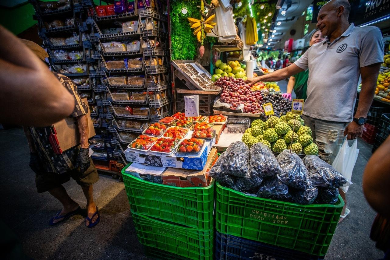 Imagem de banca de frutas da Ceasa