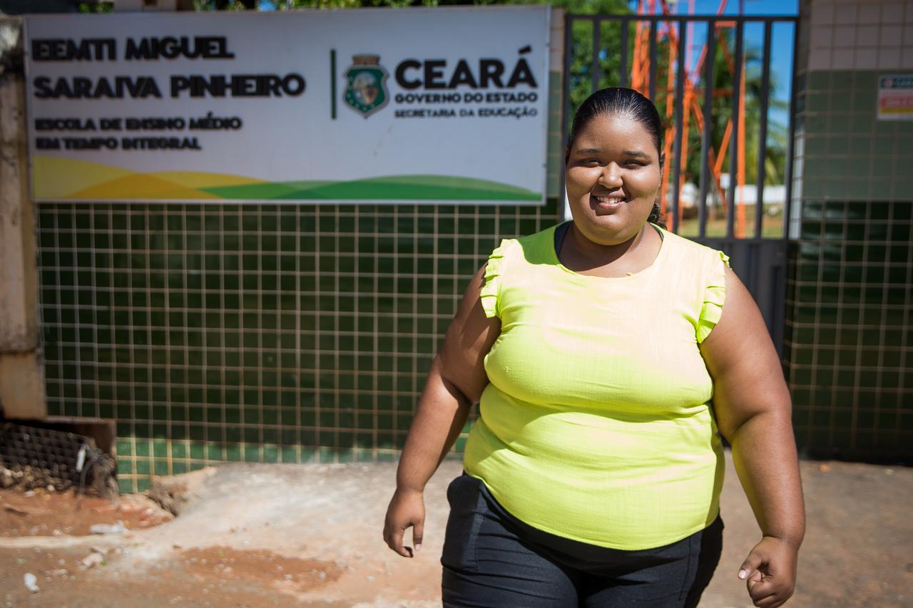 Filha de pedreiro e dona de casa da zona rural da menor cidade do CE é aprovada em Medicina na UFCA - Terra de Sabidos - Diário do Nordeste