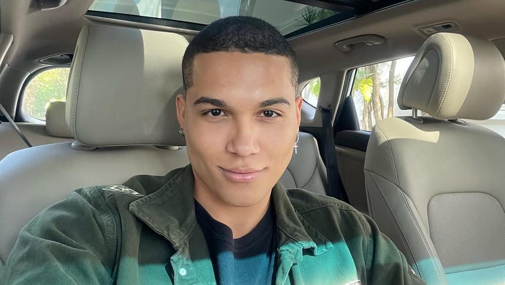 Imagem mostra selfie de Yago Luiz de Campos e Silva, modelo brasileiro encontrado morto em piscina de hotel na Grécia