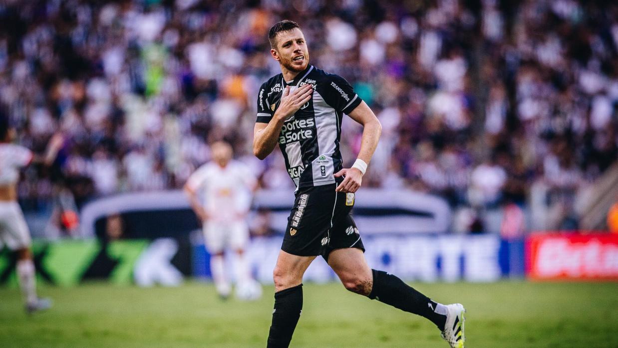 Aylon em ação pelo Ceará