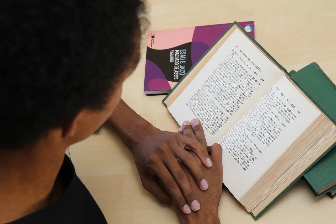 Livros serão publicados em versão impressa e ebook (foto de apoio ilustrativo)