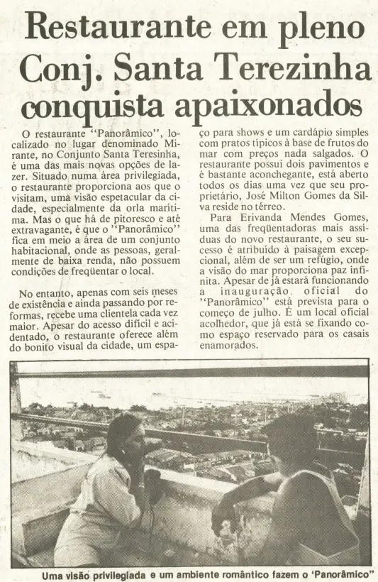 Matéria de jornal sobre o restaurante “Panorâmico”, no Conjunto Santa Terezinha, destacando sua vista privilegiada e ambiente romântico. Na parte inferior, há uma foto em preto e branco de um casal conversando em uma mureta com a cidade ao fundo.