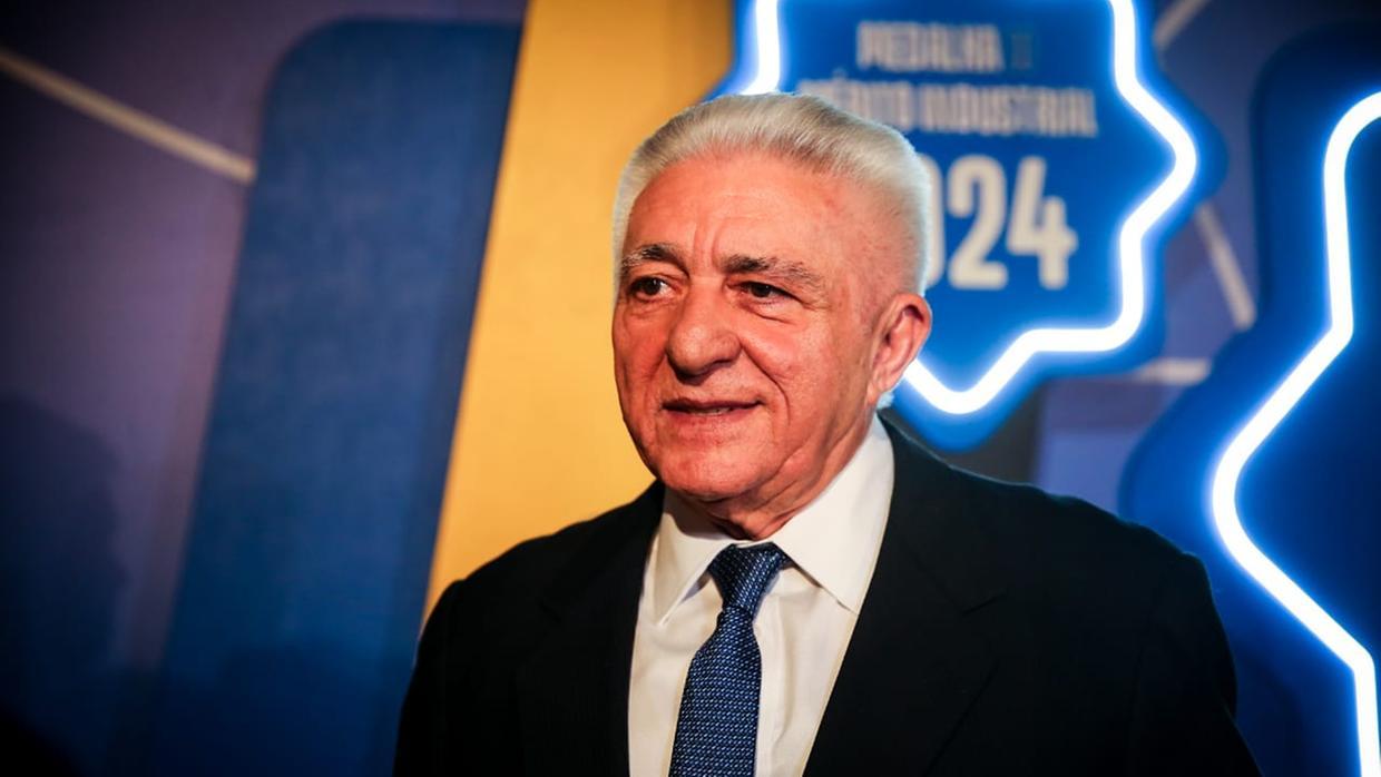 Foto que contém o empresário Deusmar Queirós