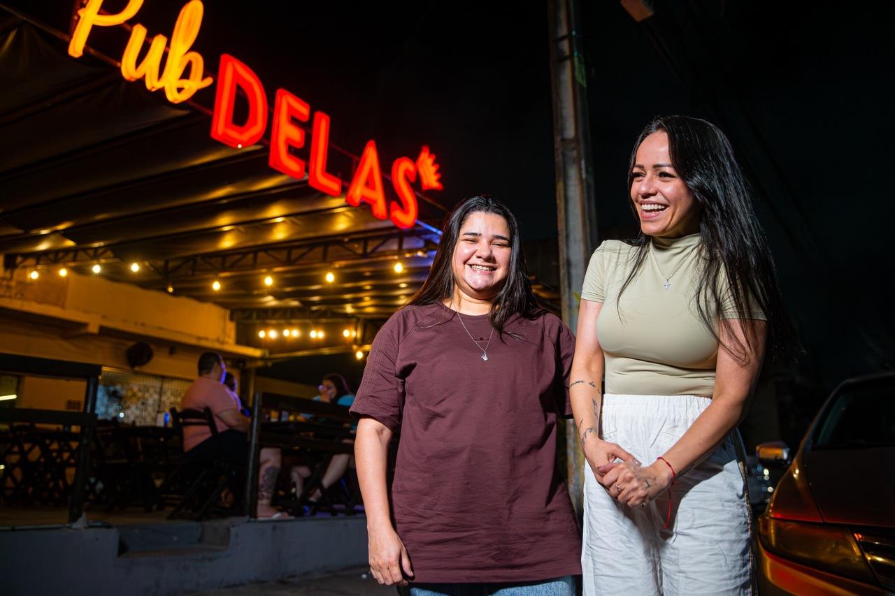 Pub Delas é comandado pelas empresárias Camila Martins e Thelma Garcia
