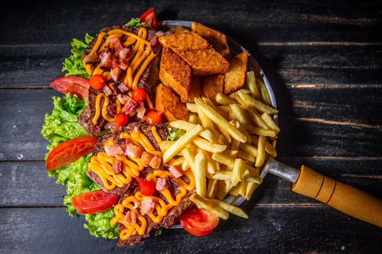 Menu da casa é focado em petiscos típicos de boteco