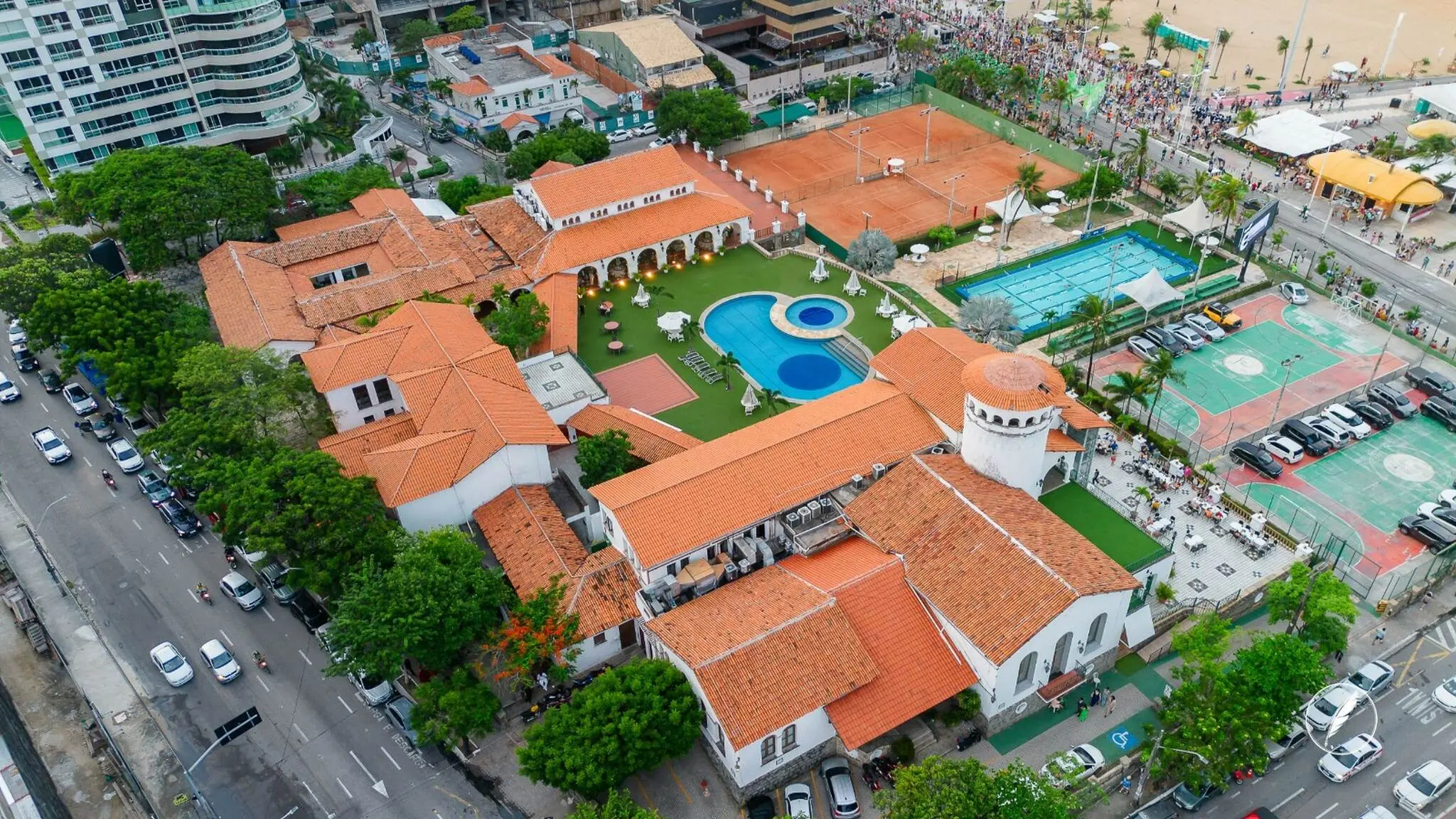 Foto da sede do Ideal Clube